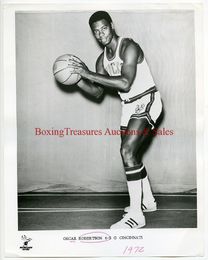1972 NBA Basketball OSCAR ROBERTSON Vintage Promotional Photo MILWAUKEE BUCKS