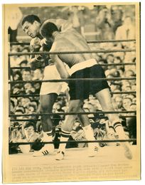 1976 Boxing MUHAMMAD ALI vs KEN NORTON Vintage Photograph 