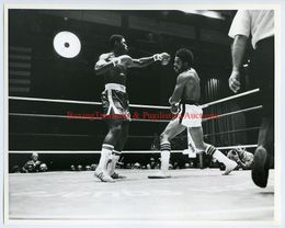 1980 Boxing MARVIS FRAZIER Debut vs ROGER TROUPE Vintage Photograph FELT FORUM