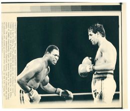 1982 Boxing LARRY HOLMES vs GERRY COONEY Vintage Photograph LAS VEGAS