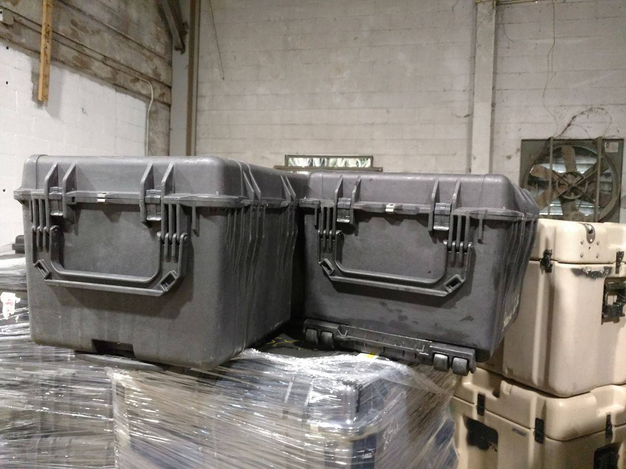 Pelican 1660 rolling case