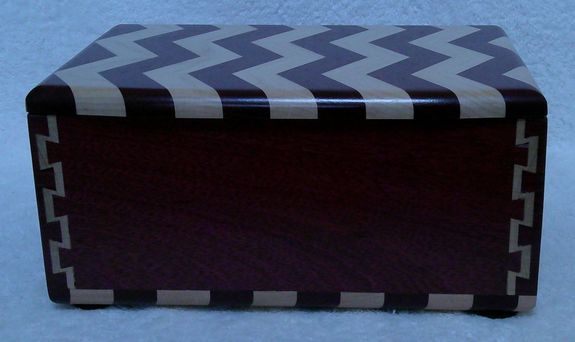 Maple and purple heart with velvet lining on the inside bottom (0913202502)