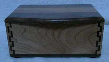 TRINKET BOX , CHERRY AND WALNUT (0916202501)