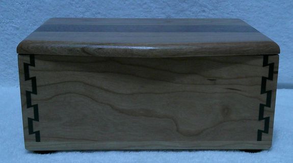 **TRINKET BOX CHERRY AND WALNUT (0226202601)