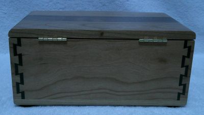 **TRINKET BOX CHERRY AND WALNUT (0226202601) **TRINKET BOX CHERRY AND WALNUT (0226202601)