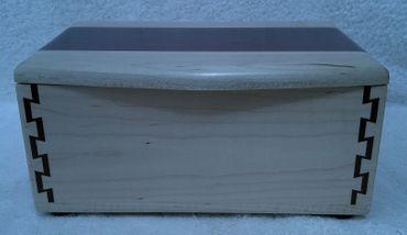 TRINKET BOX MAPLE AND BLOOD WOOD (1003202501) TRINKET BOX MAPLE AND BLOOD WOOD (1003202501)