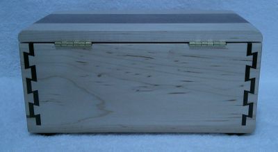 **TRINKET BOX MAPLE AND WALNUT (0226202602)