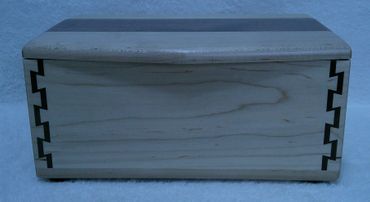 *TRINKET BOX MAPLE AND WALNUT (0226202602) *TRINKET BOX MAPLE AND WALNUT (0226202602)