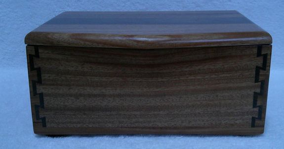 *TRINKET BOX MAHOGANY AND WALNUT (0225202604)
