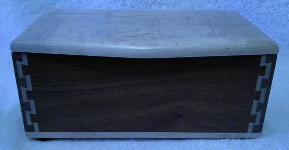 TRINKET BOX MAPLE AND WALNUT (1015202501)