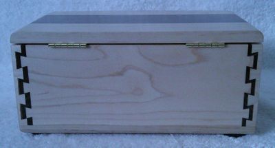 *TRINKET BOX MAPLE AND WALNUT (0222202601)