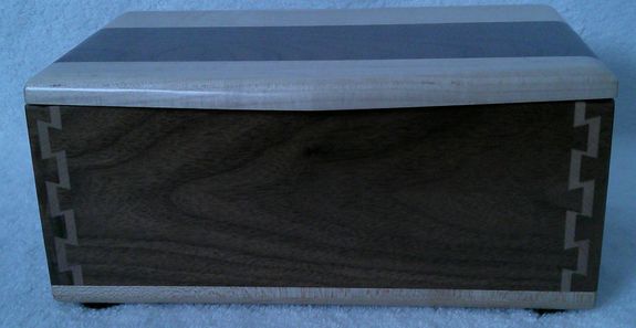 *TRINKET BOX, WALNUT AND MAPLE (0225202602)