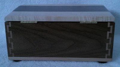 *TRINKET BOX, WALNUT AND MAPLE (0225202602)
