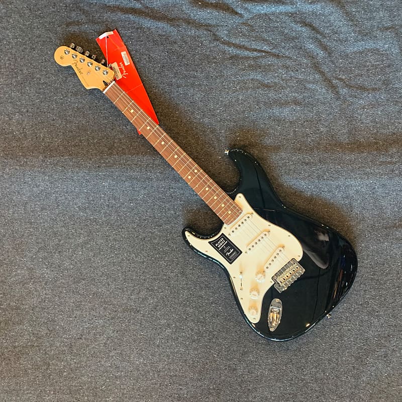 ギター Fender Player Stratocaster Black Lefty Fender Player Stratocaster LEFTY Black – Chicago Music Exchange