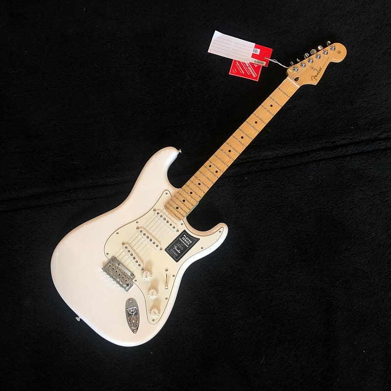 FENDER Player Stratocaster MN PWT 美品 Fender Player Stratocaster MN Polar White