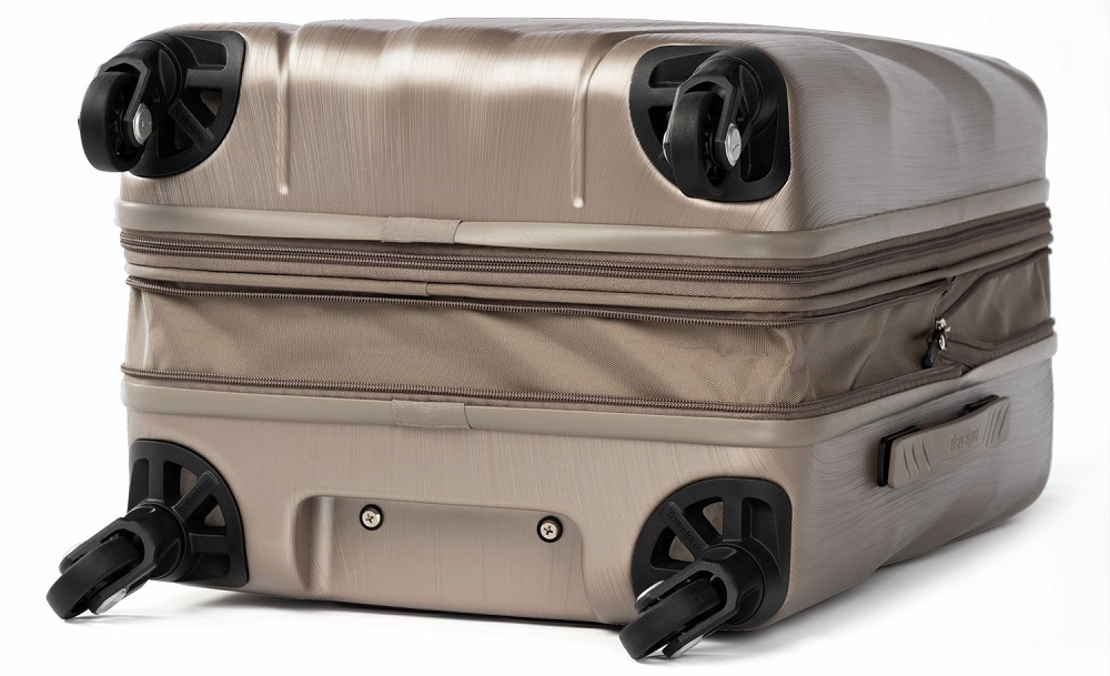 Travelpro Maxlite 5 Hardside 21" Expandable Spinner Travelpro Maxlite