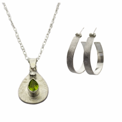 Peridot Pendant and Checkered Hoop Earrings Gift Set