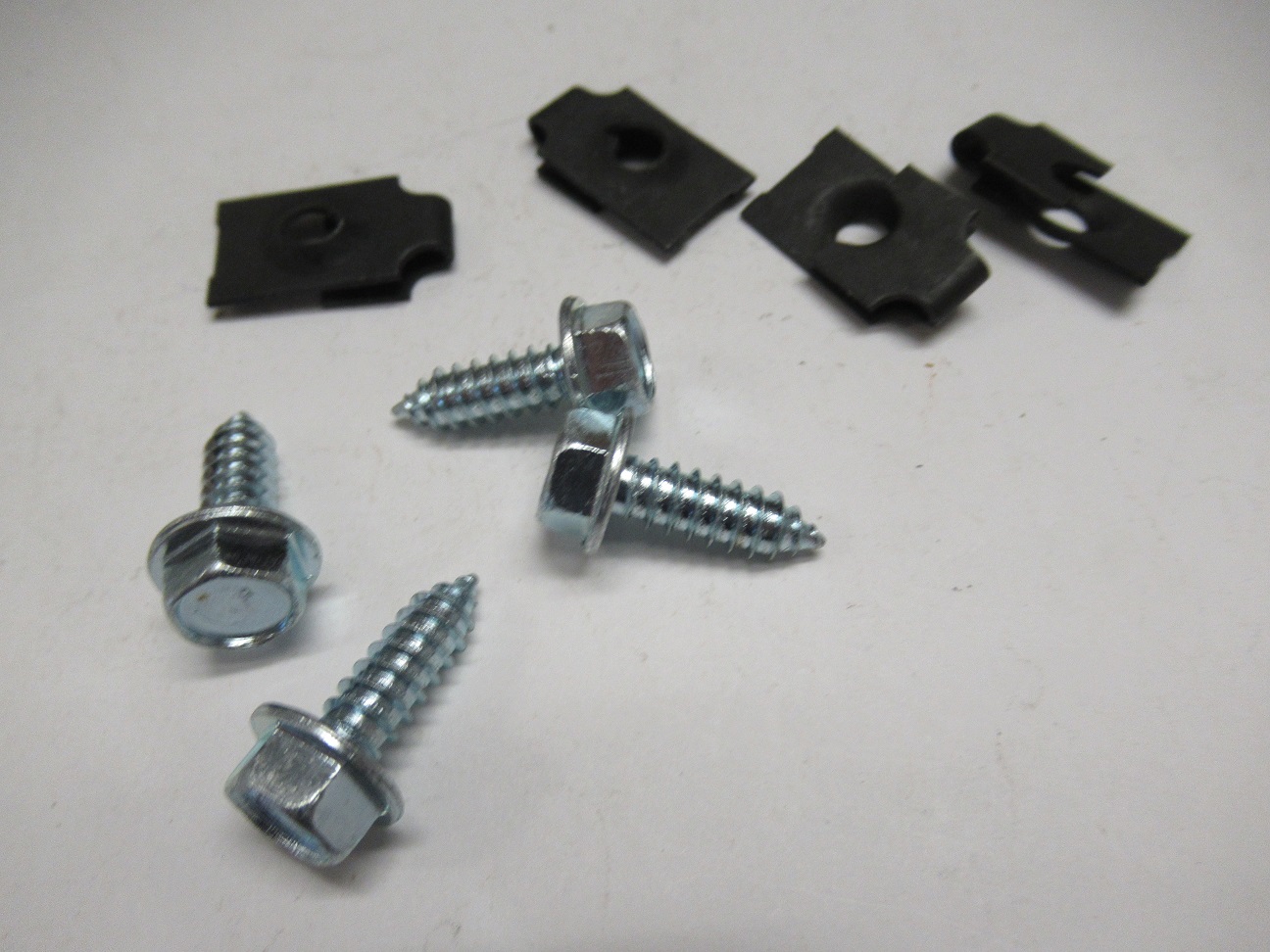 196566 Mustang Fan Shroud Mounting Kit