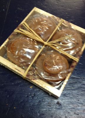 4  Pack Cinnamon Bun in Wood Crate