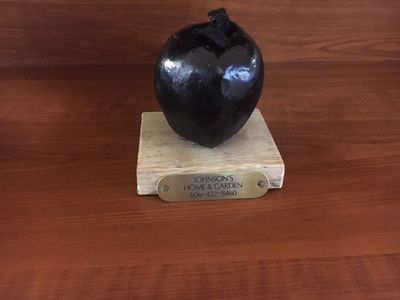 Personalized Apple on Base