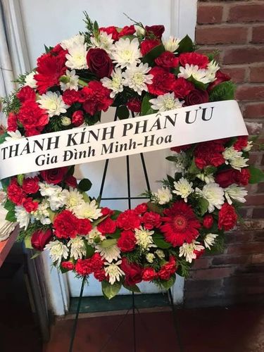 Vietnamese funeral flower Florist shop delivery to Binh An funeral home 15751 Brookhurst St # 106, Westminster, CA 92683