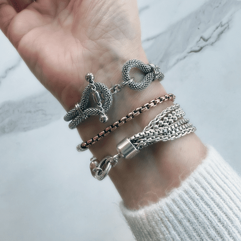 ★人氣★LOVE ME MONSTER★Slim Knot Bracelet Love Knot Bracelets (Assorted) – Estilo Boutique & Gifts