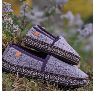 Acorn Women's Woven Trim Moccasins