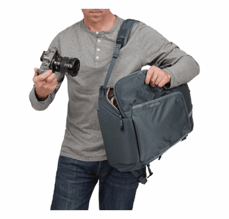 Thule Covert Camera DSLR 24L Backpack