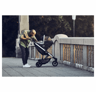Thule Spring Flexible Stroller - Black/Midnight Black