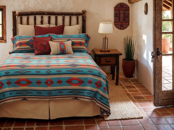Crystal Creek II Bed Set