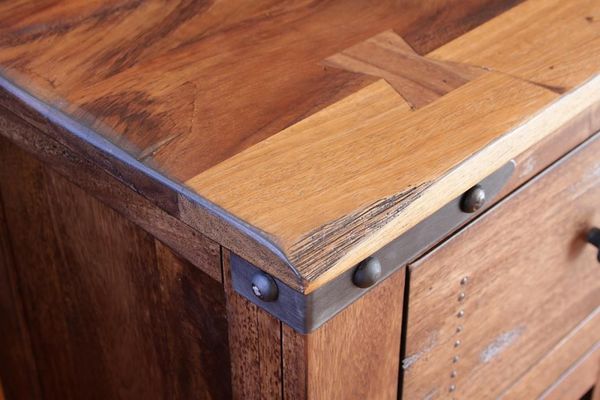 Parota Cocktail Table