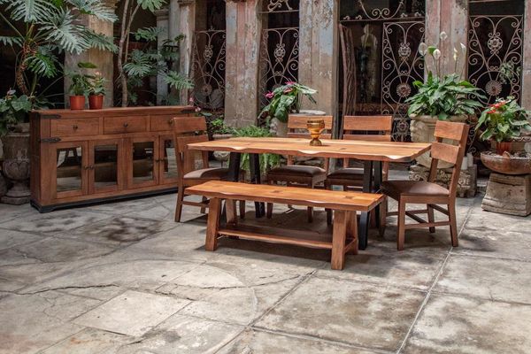 Parota 70" Console, 3 Drawers & 4 Doors