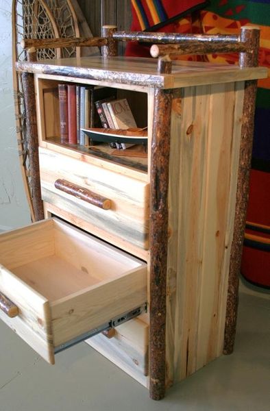 Pine 3 Drawer Chest w/Shelf