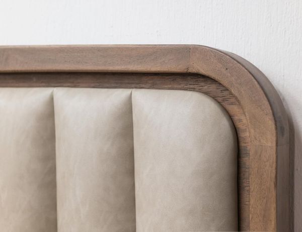 Mezquite Upholstered Bed