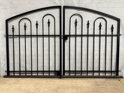 Decorative 3ft x 6ft Des Moines Center Divide Wrought Iron Double Gate