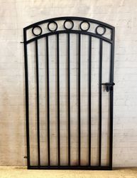 Heavy Metal Circle Top 5't x 3'w Entrance Gate