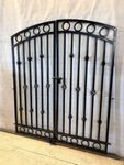 Metal Decorative Wilmington Circle Center Divide Gate 60"t