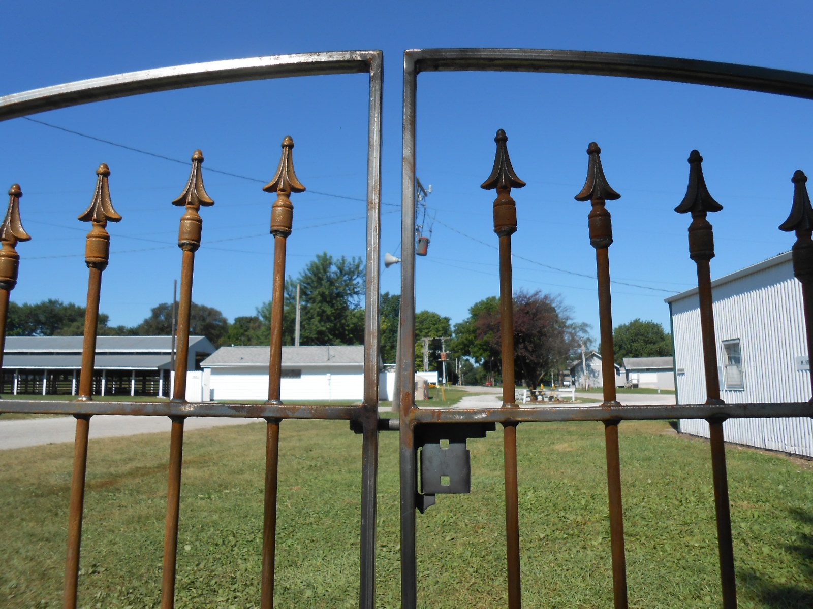 Antique Style Wrought Iron Gate 6 ft Tall x 5 ft Wide 6' Tall