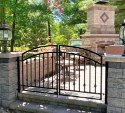 Barrington Metal Center Divide Yard Entrance Gate 3't x 6'w