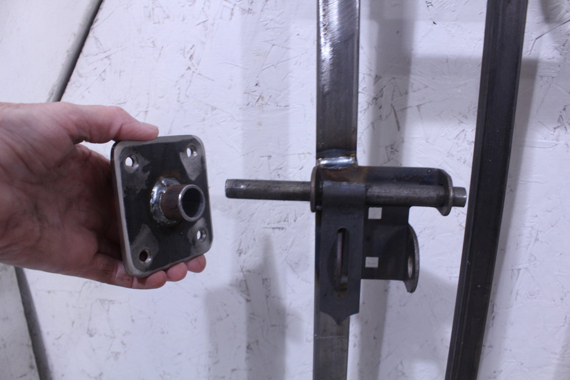 Metal Latch Catch Plate for Slide Pin Gate Receiver Fence & Outdoor