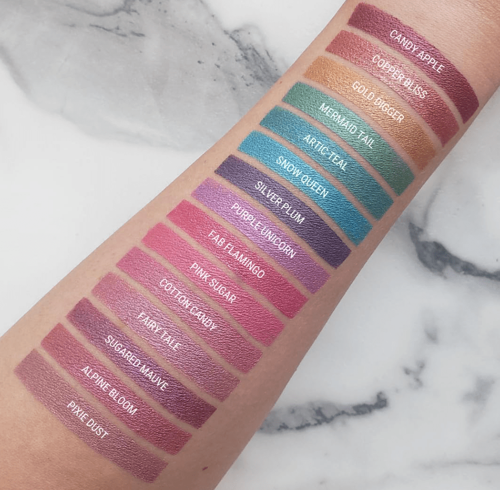 Aromi Beauty - Metallic Liquid Lipstick, Fab Flamingo