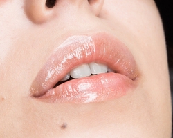 Moira Cosmetics Gloss Affair Lip Gloss, Precious 005