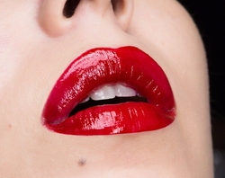 Moira Cosmetics Gloss Affair Lip Gloss, Raspberry Red 011