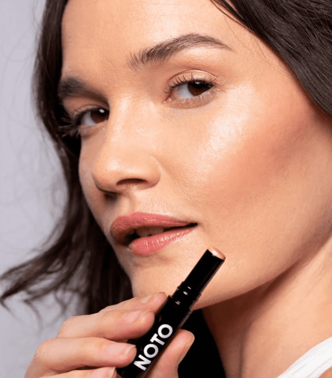 NOTO Botanics - Organic Hydra Highlighter Stick (Face + Body)