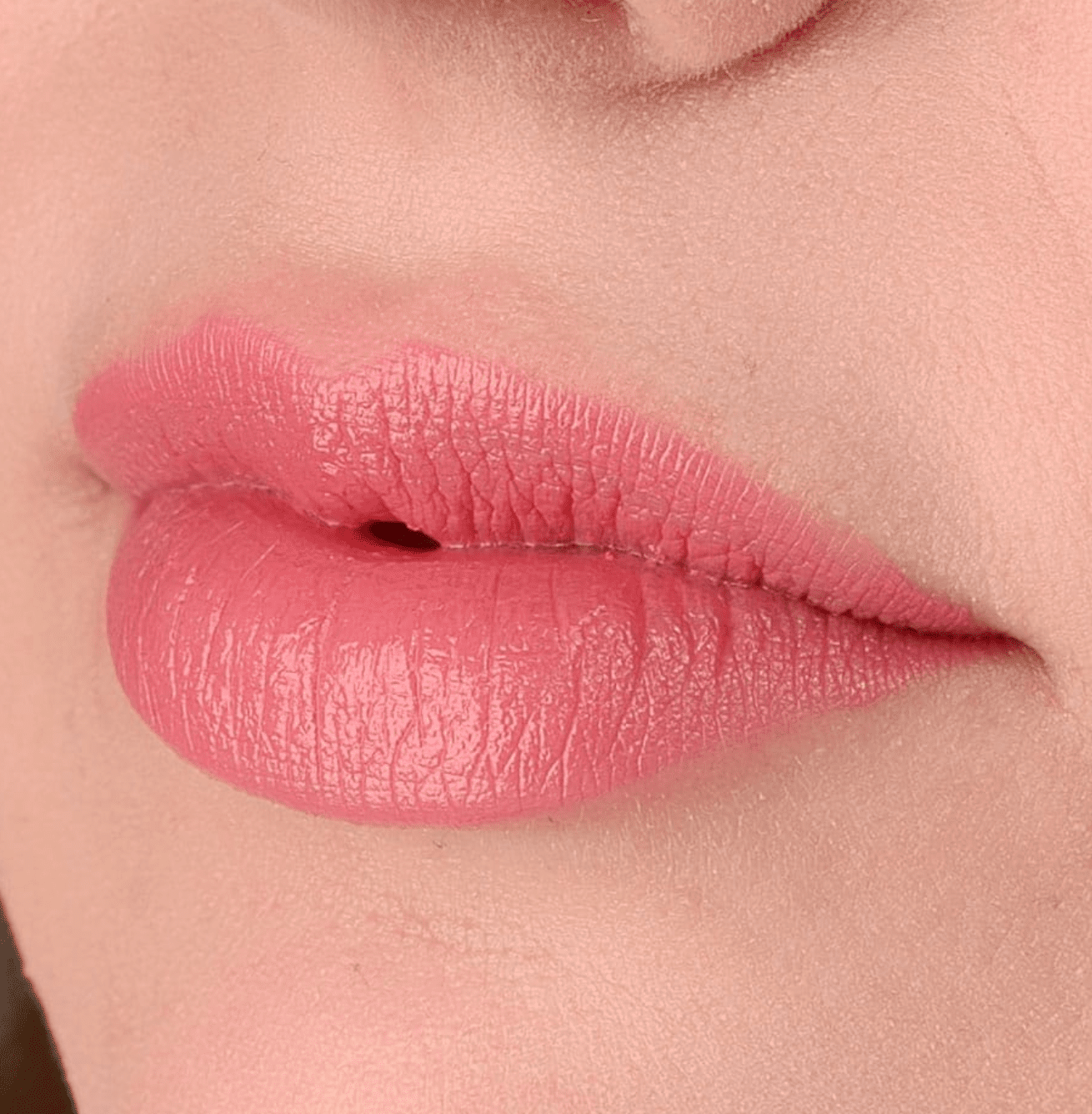 RED APPLE LIPSTICK, Flutter Lipstick RED APPLE LIPSTICK, Flutter Lipstick