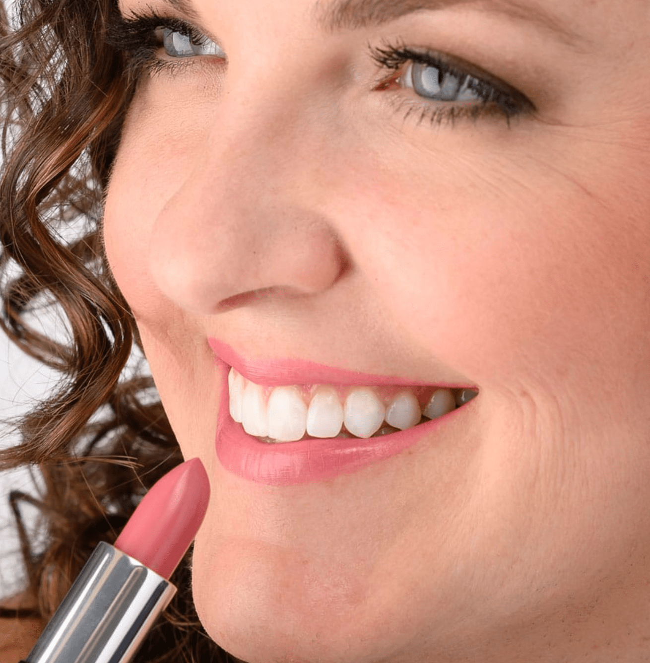 RED APPLE LIPSTICK, Flutter Lipstick RED APPLE LIPSTICK, Flutter Lipstick