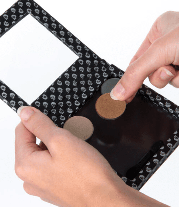 Red Apple Lipstick Z-Palette Magnetic Eye Shadow Case Red Apple Lipstick Z-Palette Magnetic Eye Shadow Case