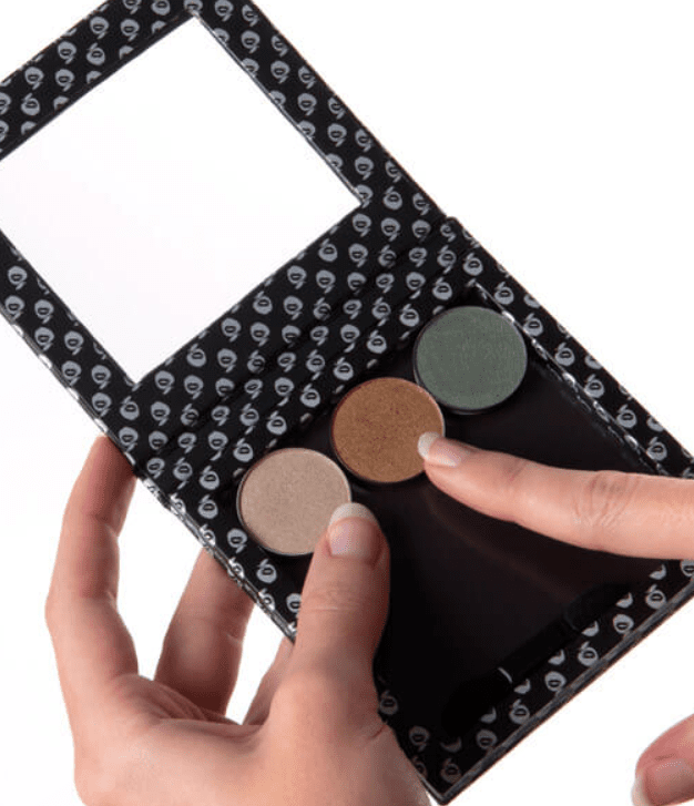 Red Apple Lipstick Z-Palette Magnetic Eye Shadow Case Red Apple Lipstick Z-Palette Magnetic Eye Shadow Case