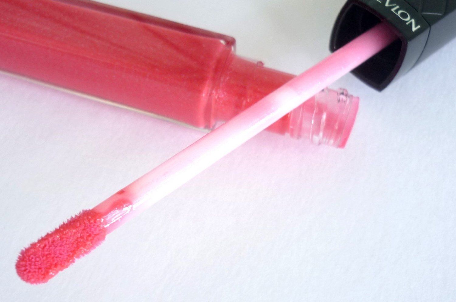 Revlon Colorburst Lipgloss, 006 Strawberry 