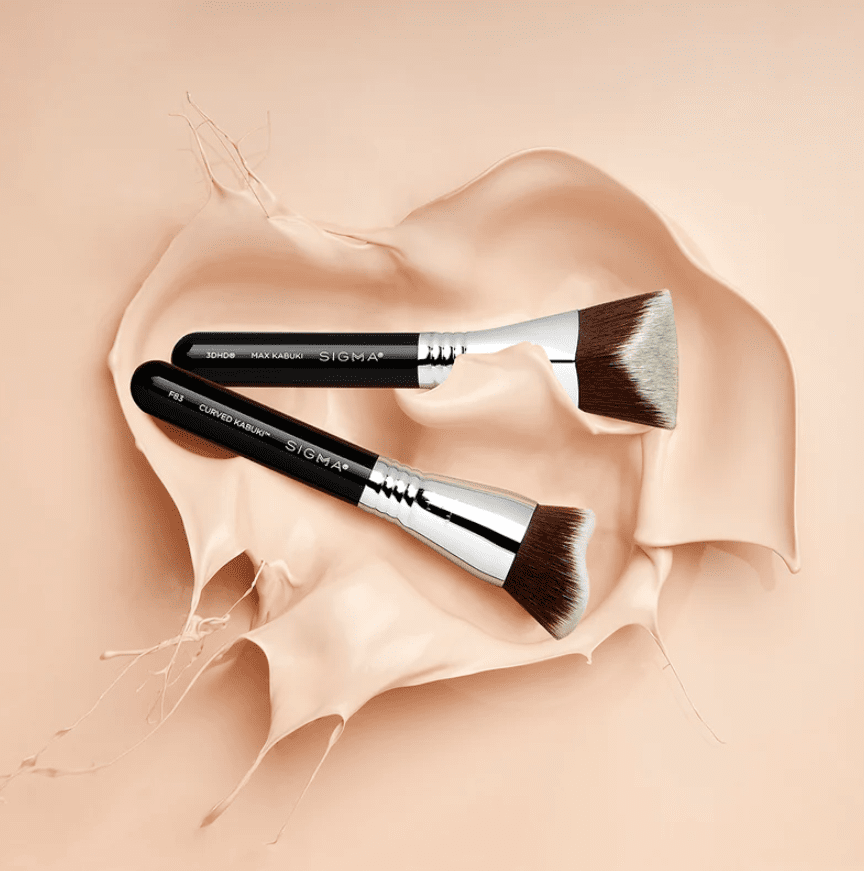 Sigma Beauty Curved Kabuki Brush (F83)
